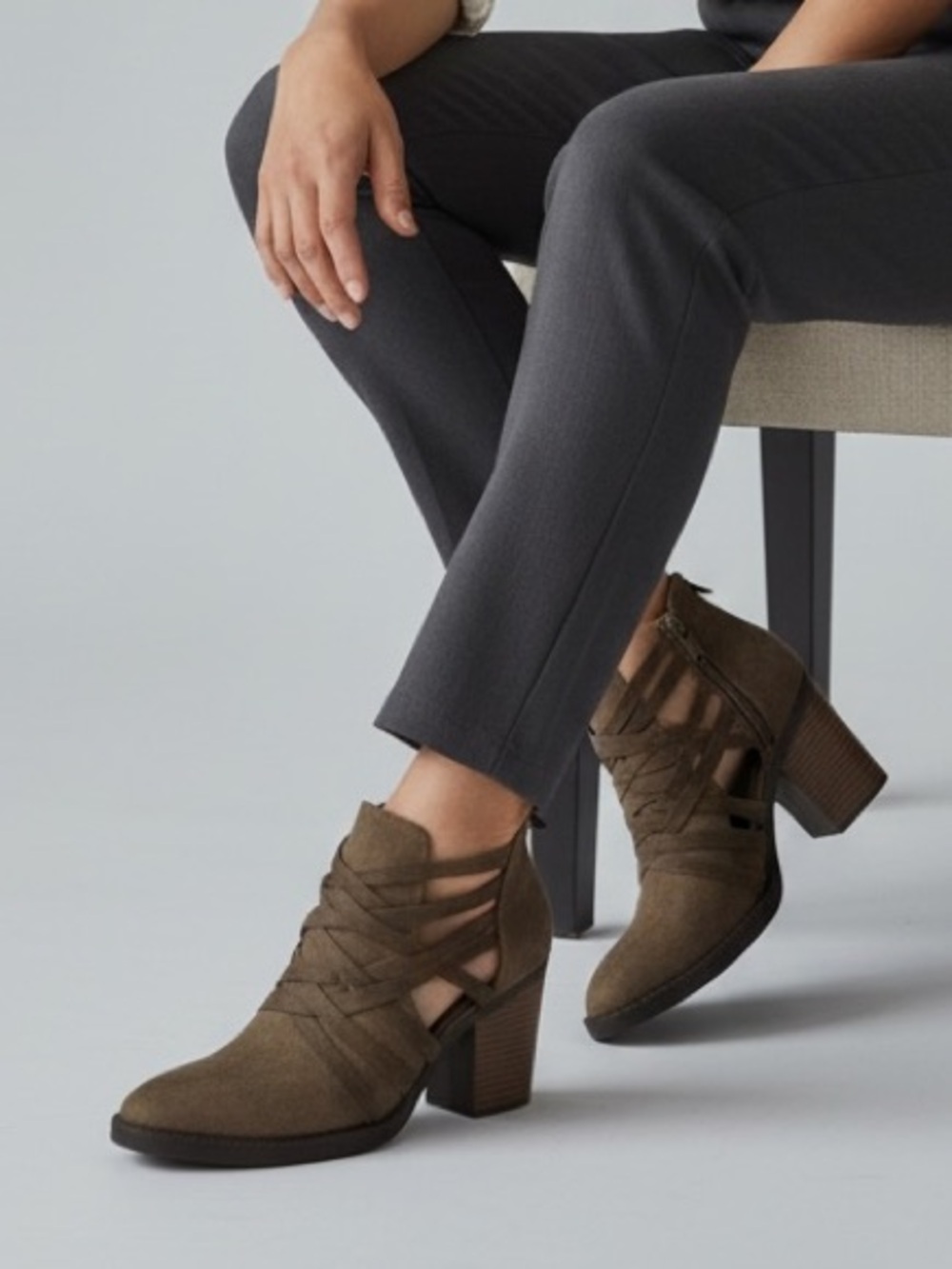 Fergie Woman Shoes Suede Strappy Block Heel Ankle Boot New Size 6